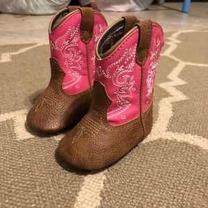 Baby Durango crib boots pink 0-6